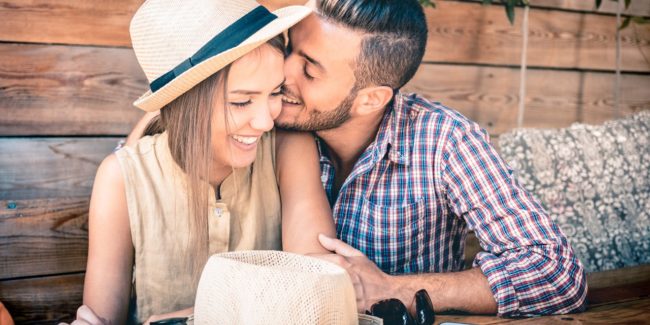 Comment transformer une sortie banale en soirée coquine?